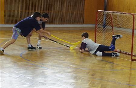 Souboj Martina Buriana (04B) p�ed br�nou Mirka �ulce (S5B).